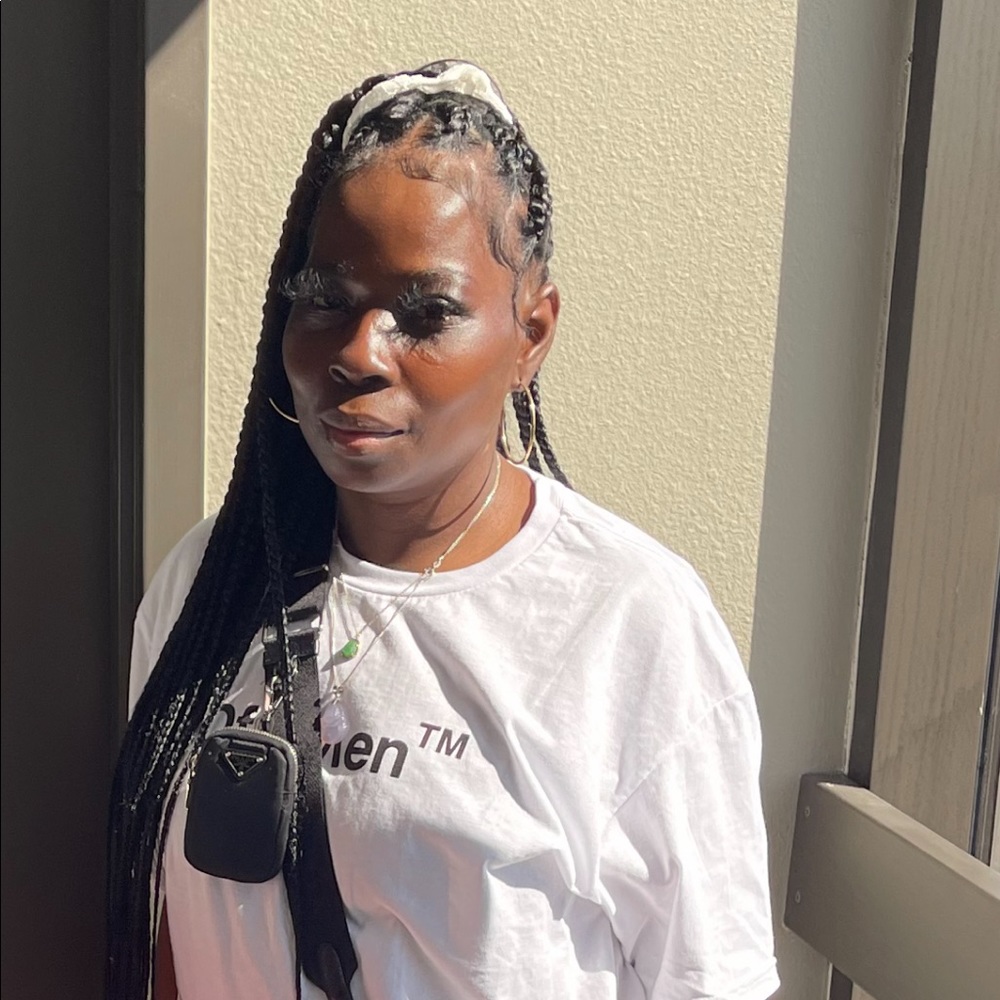 Meet your Posher, Oniya